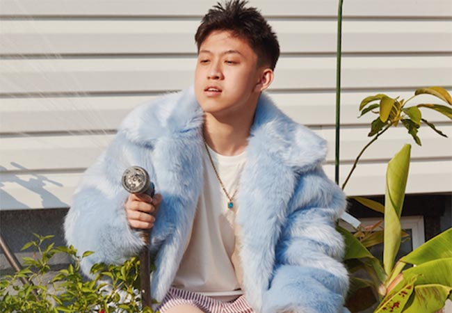 Rich Brian Makin Hits Berkat 'Cold'